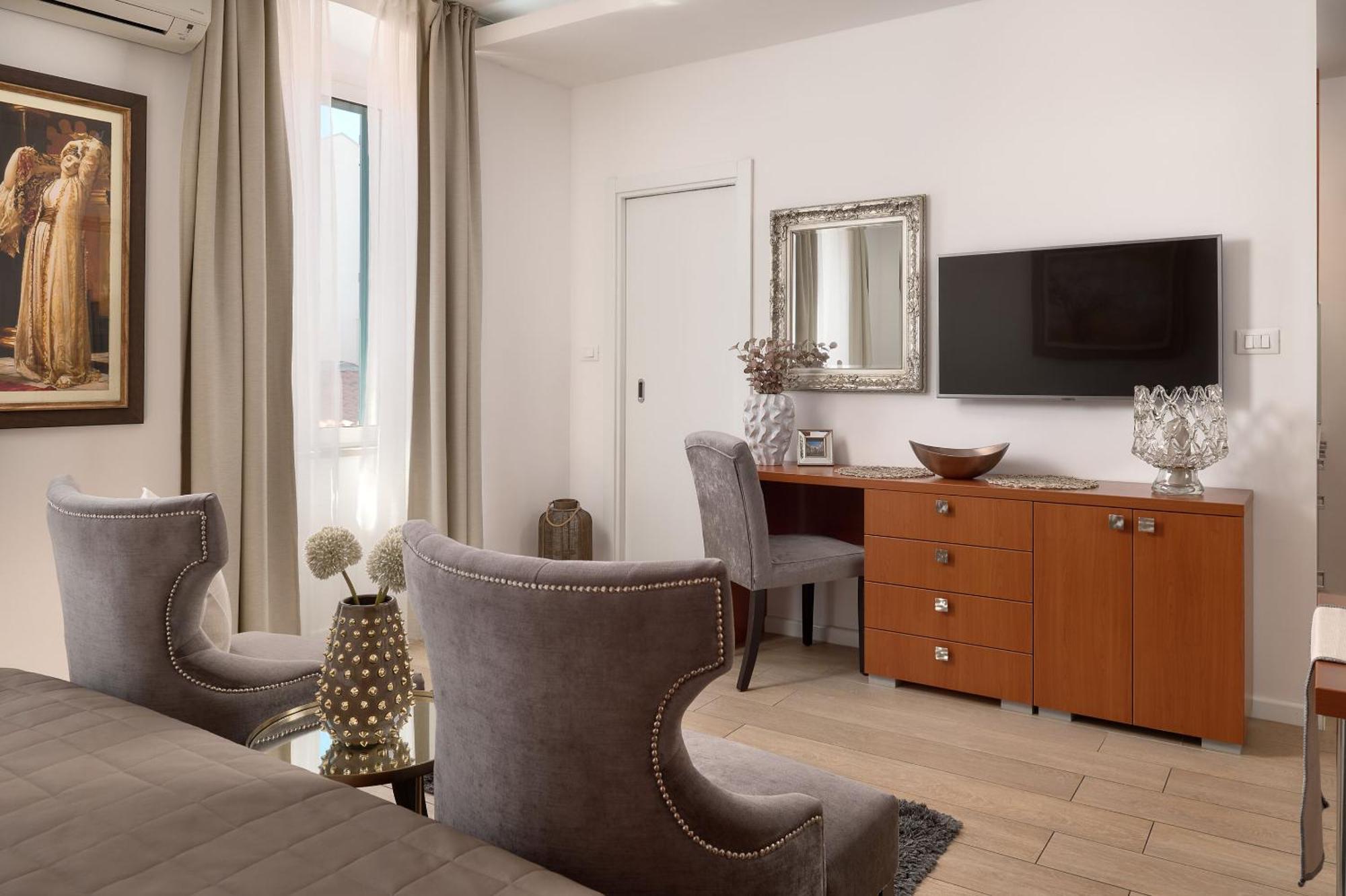 Apartments Studios 81 Сплит Екстериор снимка